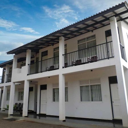 Romana Rest Kataragama Buitenkant foto