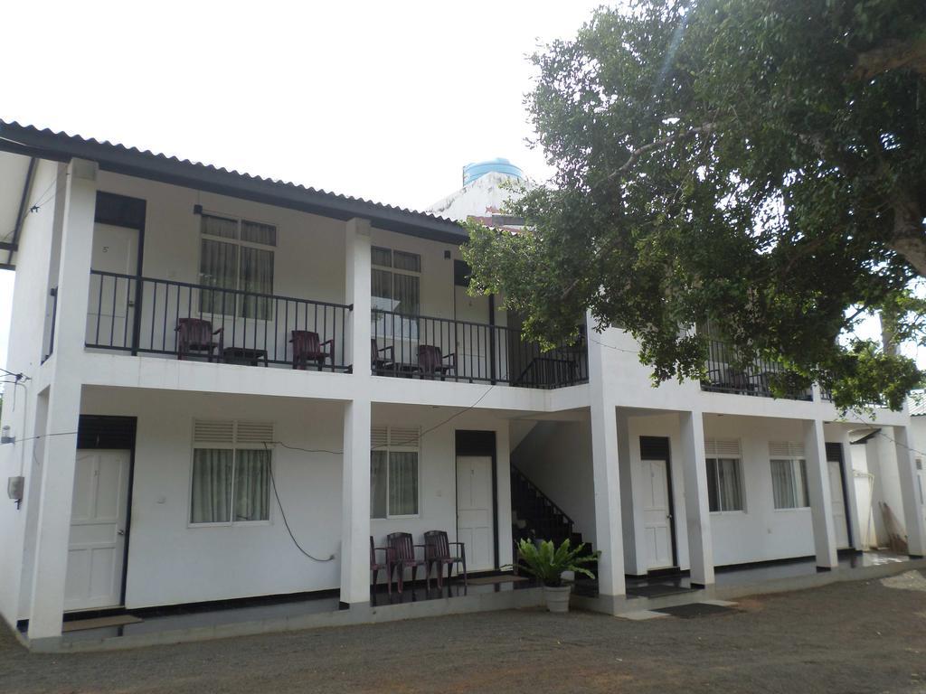 Romana Rest Kataragama Buitenkant foto