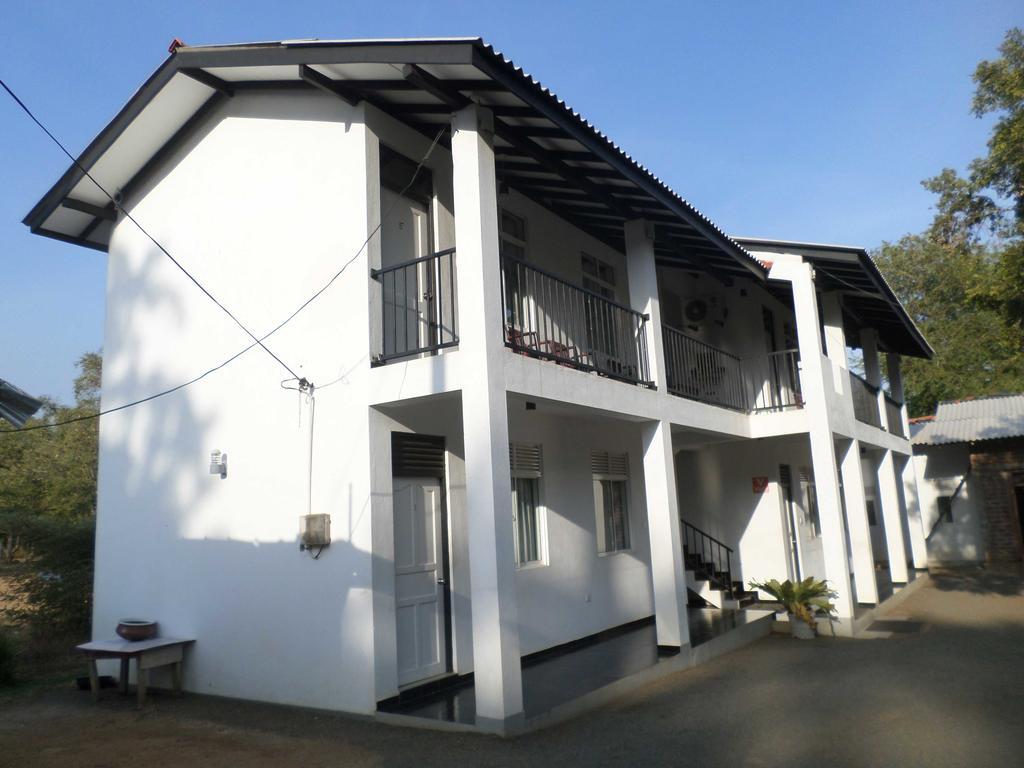 Romana Rest Kataragama Buitenkant foto
